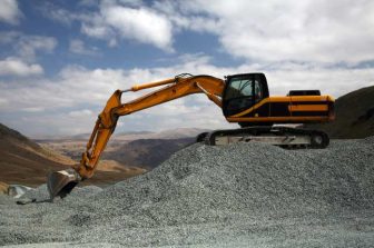 GOLD ROYALTY ADOPTS SHAREHOLDER RIGHTS PLAN